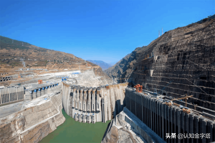 三峡大坝跟汶川地震有关系么（汶川地震怎么引起的）