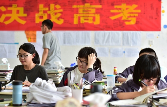 为什么不建议孩子去私立学校（私立学校和公立学校哪个好）