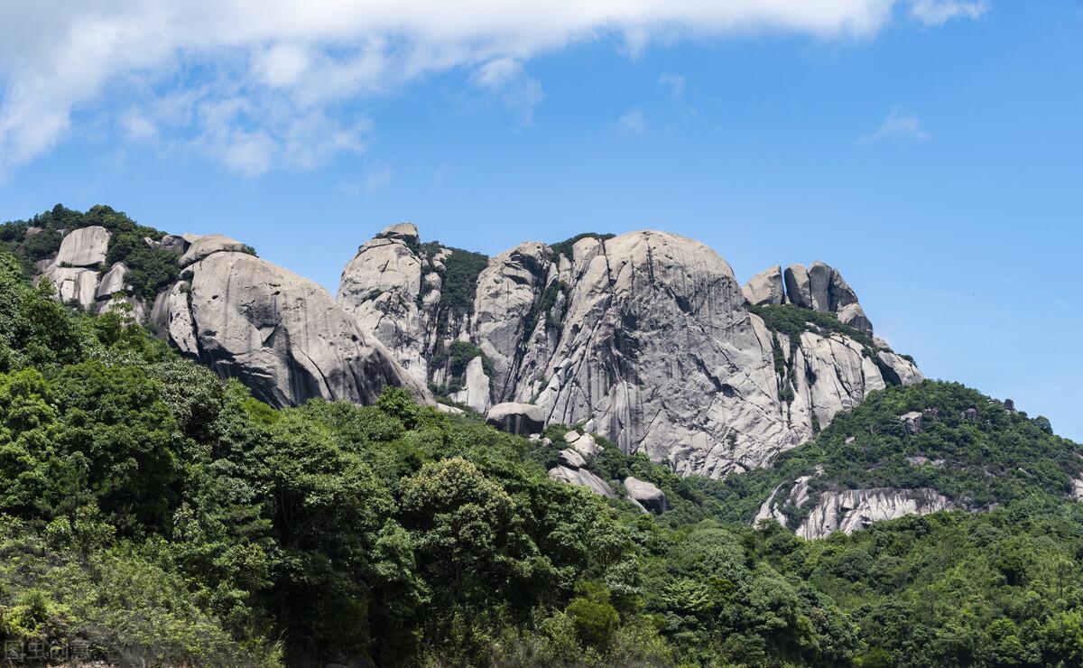 西安有什么山比较出名（西安值得去爬及可以看日出的名山）