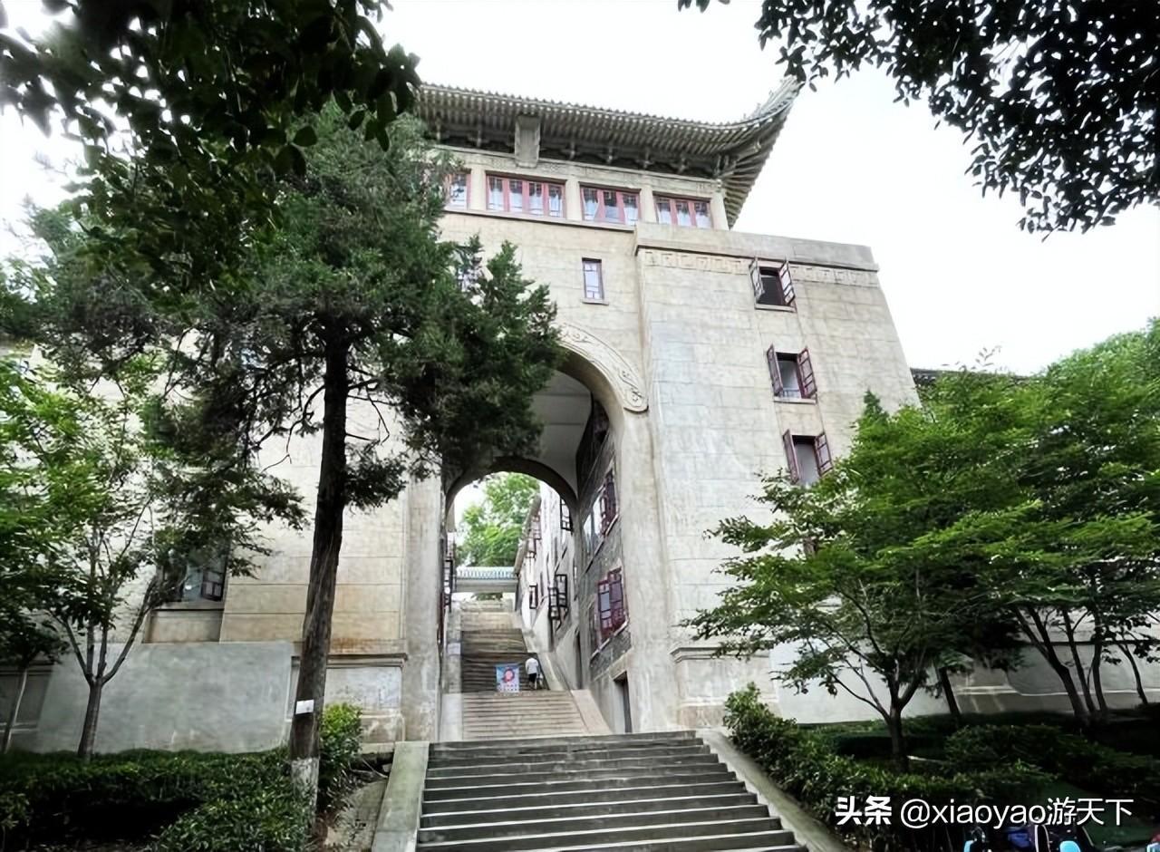 武汉大学必去十大景点介绍（武汉大学校内最值得看的景点）