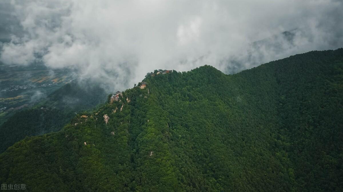 西安有什么山比较出名（西安值得去爬及可以看日出的名山）