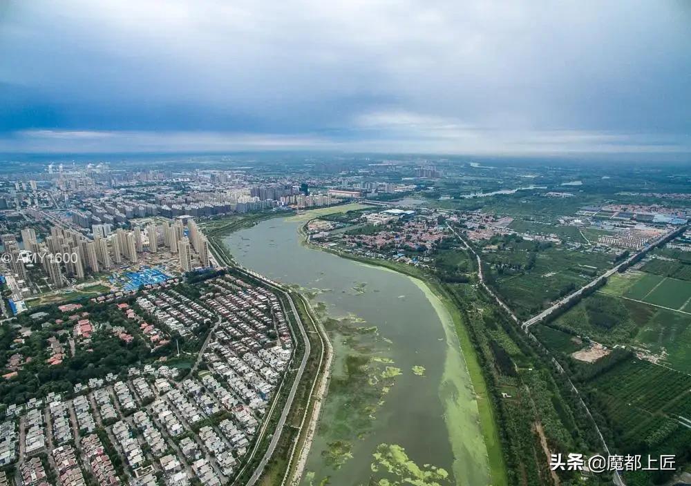 上海市人口密度低于北京市（北京上海发展前景对比）