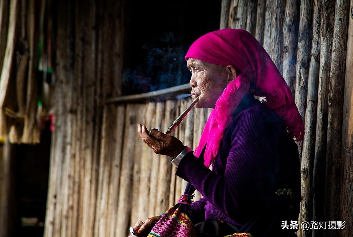 中国最后一个原始部落在哪里（云南省原始部落女人住树上）