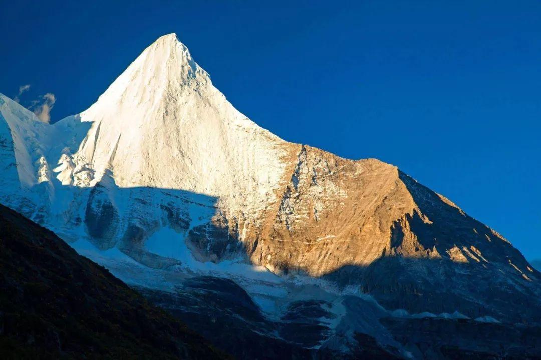 看雪山去哪个比较好（中国最美十大雪山排名）