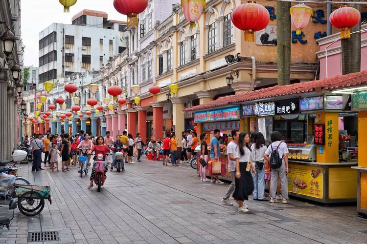 珠海最繁华的步行街在哪里（珠海年轻人买衣服的地方）