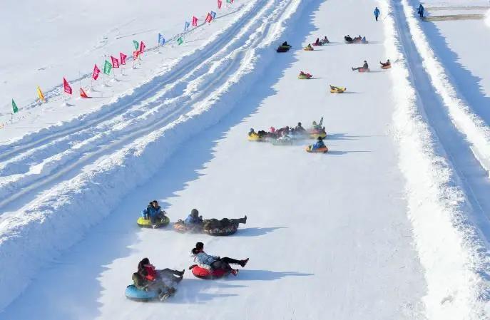 中国雪乡在哪个城市及成因（怎么去雪乡最方便）