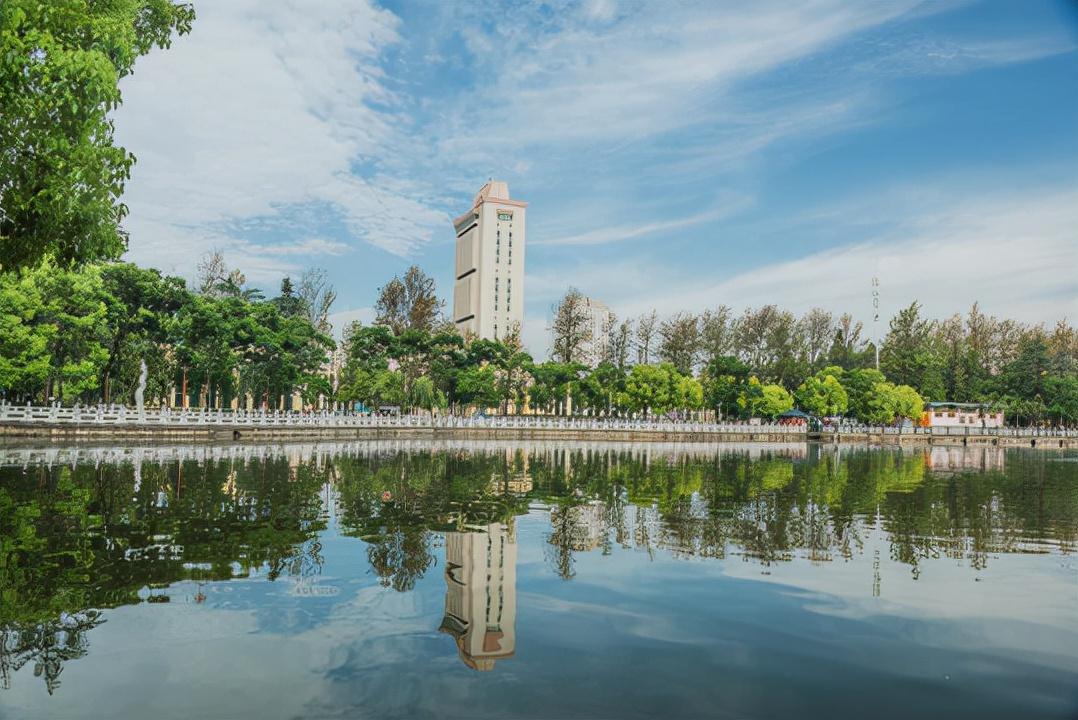 云南昆明这个城市怎么样（浅析昆明城市优点和缺点）