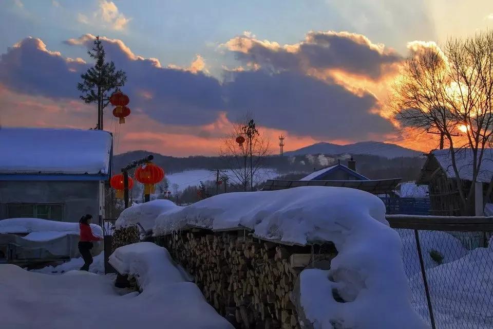 中国雪乡在哪个城市及成因（怎么去雪乡最方便）