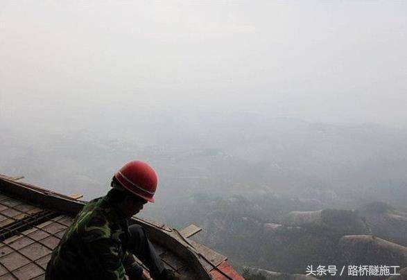 张家界栈道怎么建造的（张家界栈道的长度及图片）